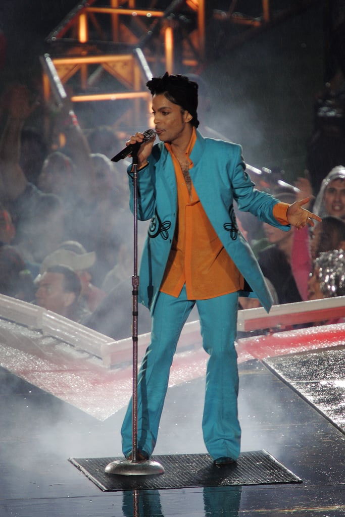 Performing at the Super Bowl XLI halftime show in 2007.