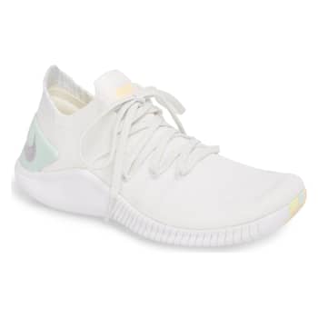 Free tr flyknit 3 amp training shoes cheap