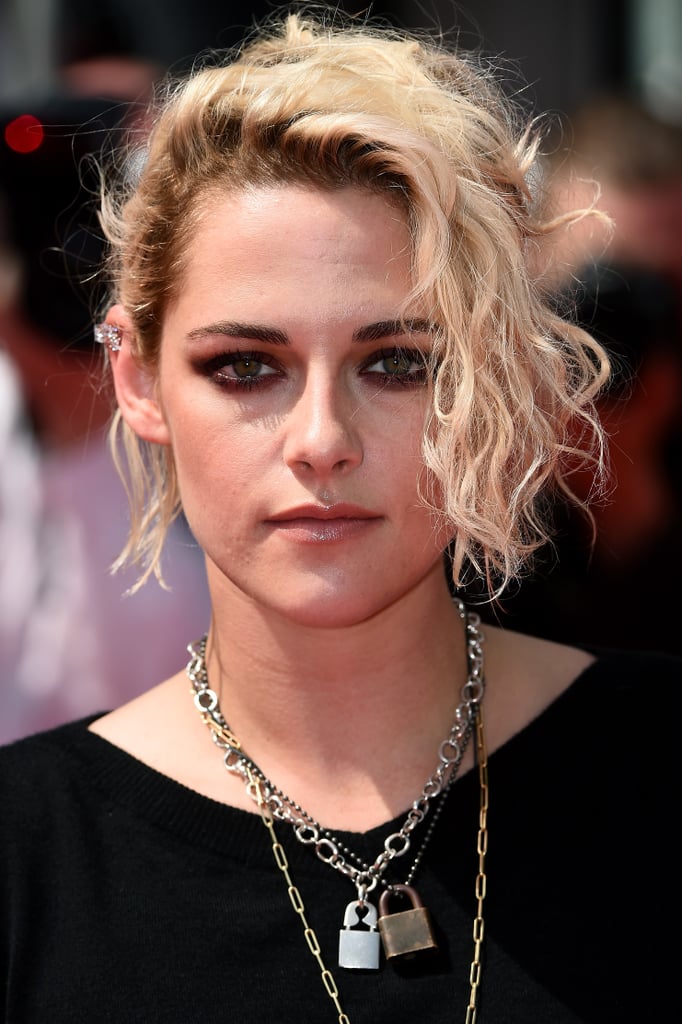 Kristen Stewart stepped out at the premiere of American Honey with smudgy shadow and tousled strands.