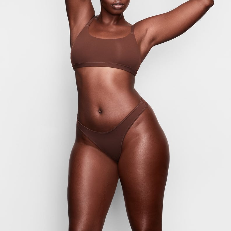 FITS EVERYBODY DIPPED FRONT THONG | SAND