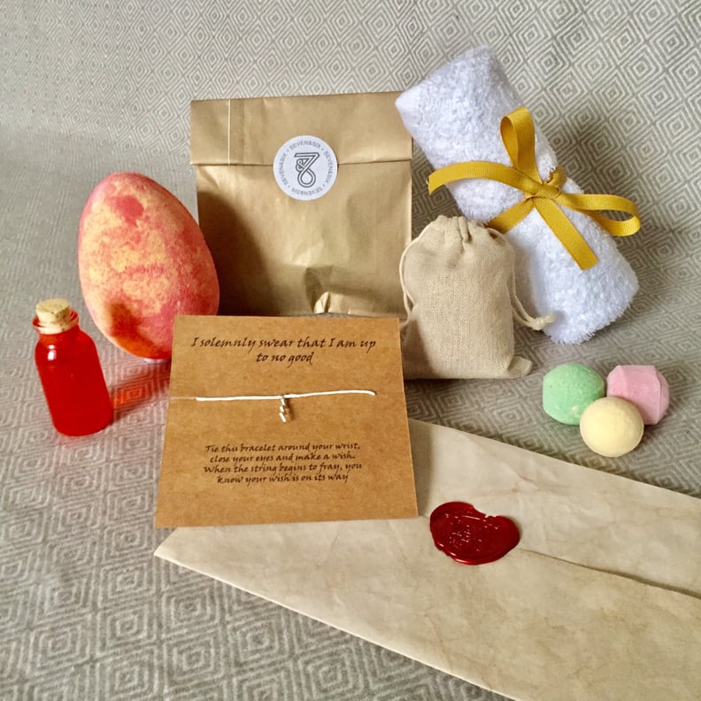 Here's what comes inside the gift set. That egg, though!