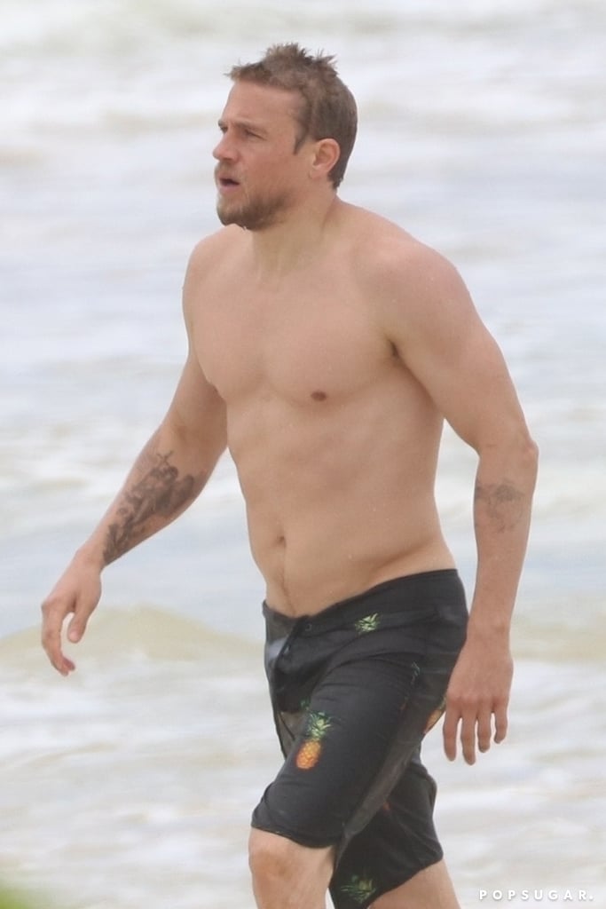 Charlie-Hunnam-Shirtless-Beach-Hawaii-Ap