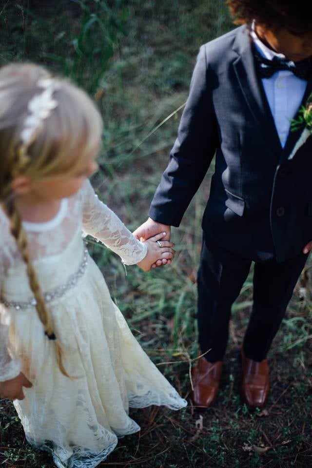 Moms Do a Wedding Photo Shoot With Kids