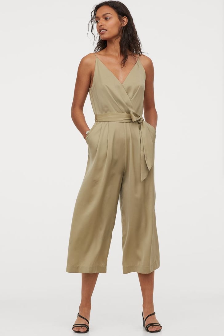 Klimatologische bergen tafereel Baffle H&M Cropped Jumpsuit | 21 Comfy Jumpsuits and Rompers (With Pockets) on Our  Summer Wish List | POPSUGAR Fashion Photo 10