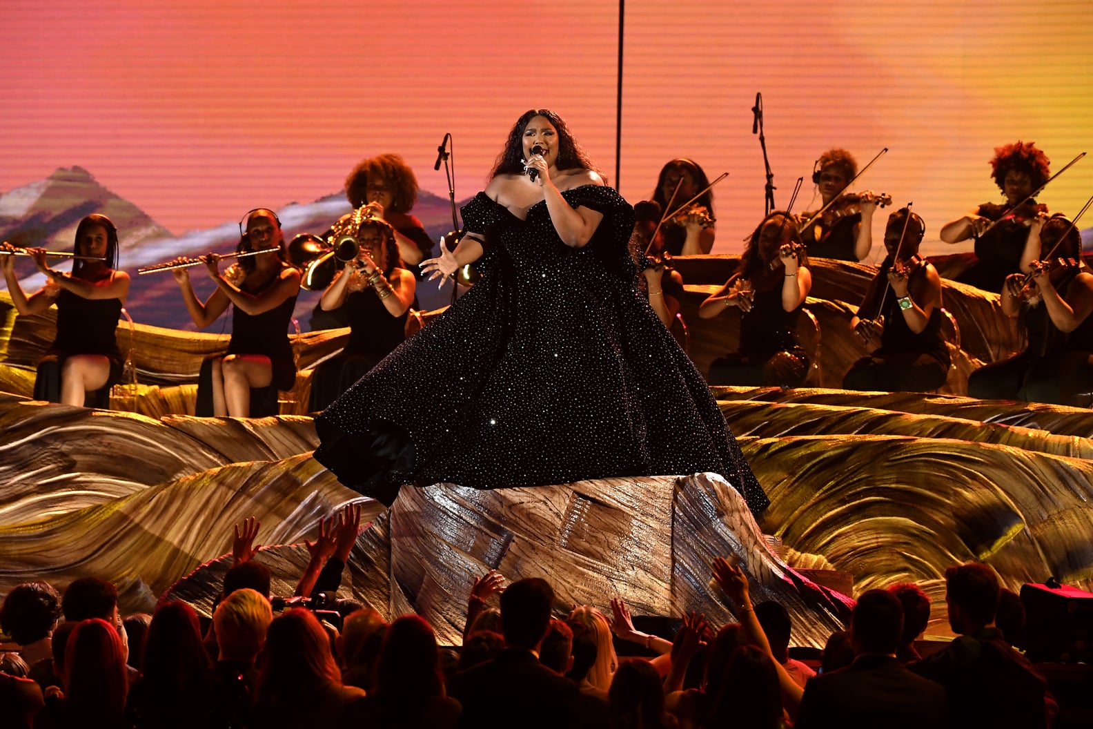 Lizzo's Performance at the Grammys 2020 | Video | PS Entertainment