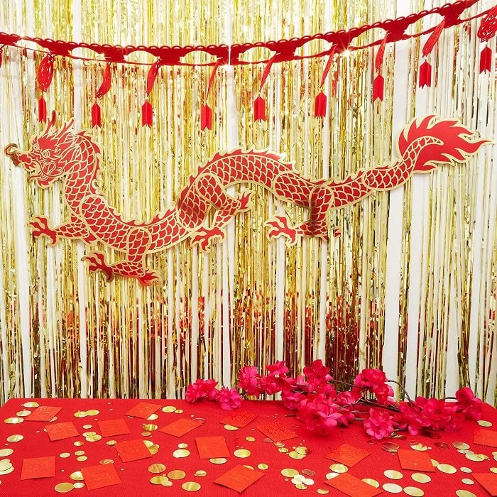 农历新年装饰:火花和Bash春节红色和金色龙纸横幅