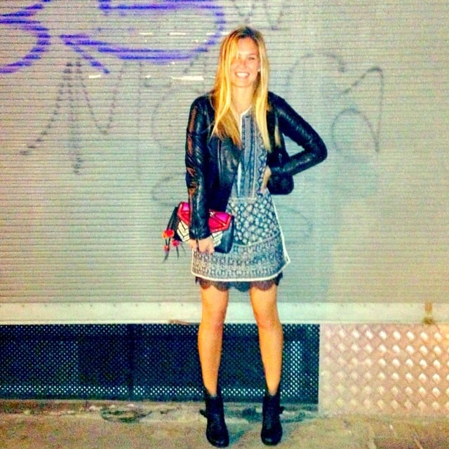Bar Refaeli looked suprerstylish (as usual) on a night out with friends.
Source: Instagram user barrefaeli