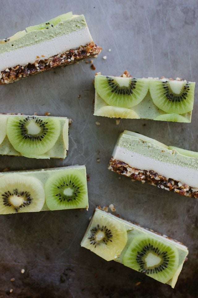 Raw Kiwifruit and Ginger "Cheesecake"