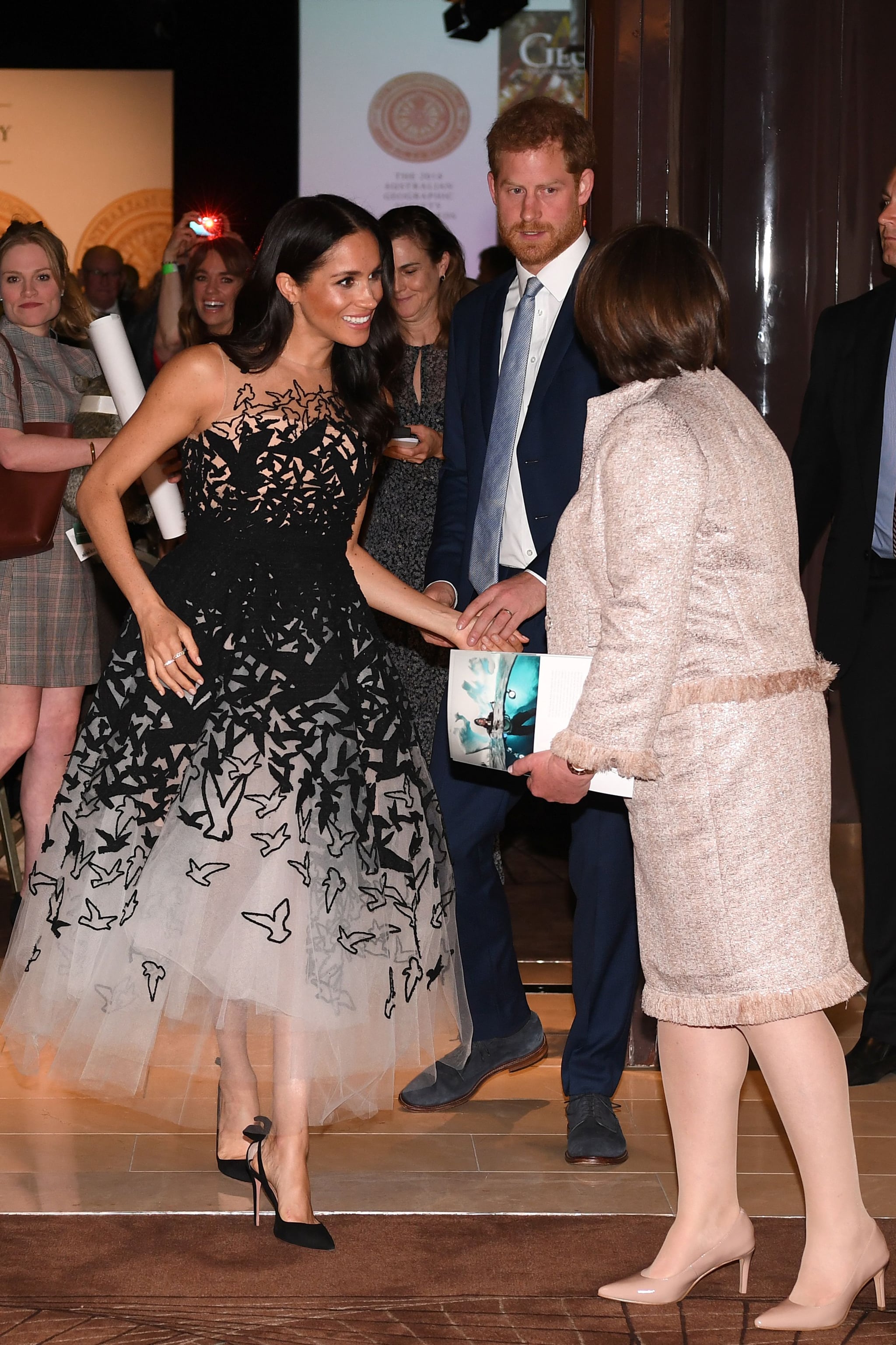 oscar de la renta meghan markle dress price