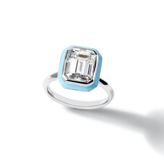Emerald Cut Solitaire Engagement Rings