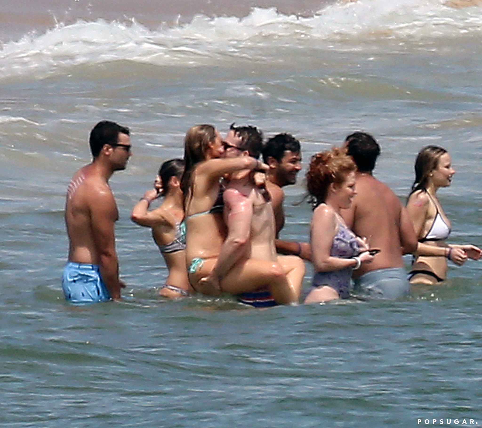 Pictured Blake Lively And Ryan Reynolds Taylor Swift Threw 1 Star Studded Fourth Of July Bash Over The Weekend Popsugar Celebrity Photo 21