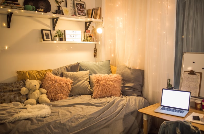 Teen bedroom nicely arranged