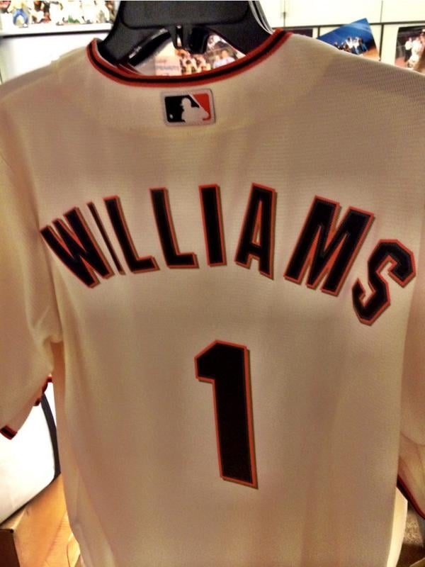 The Giants tweeted a picture of a custom jersey, writing, "Tonight we honor our dear friend Robin Williams during pregame #SFGiants."