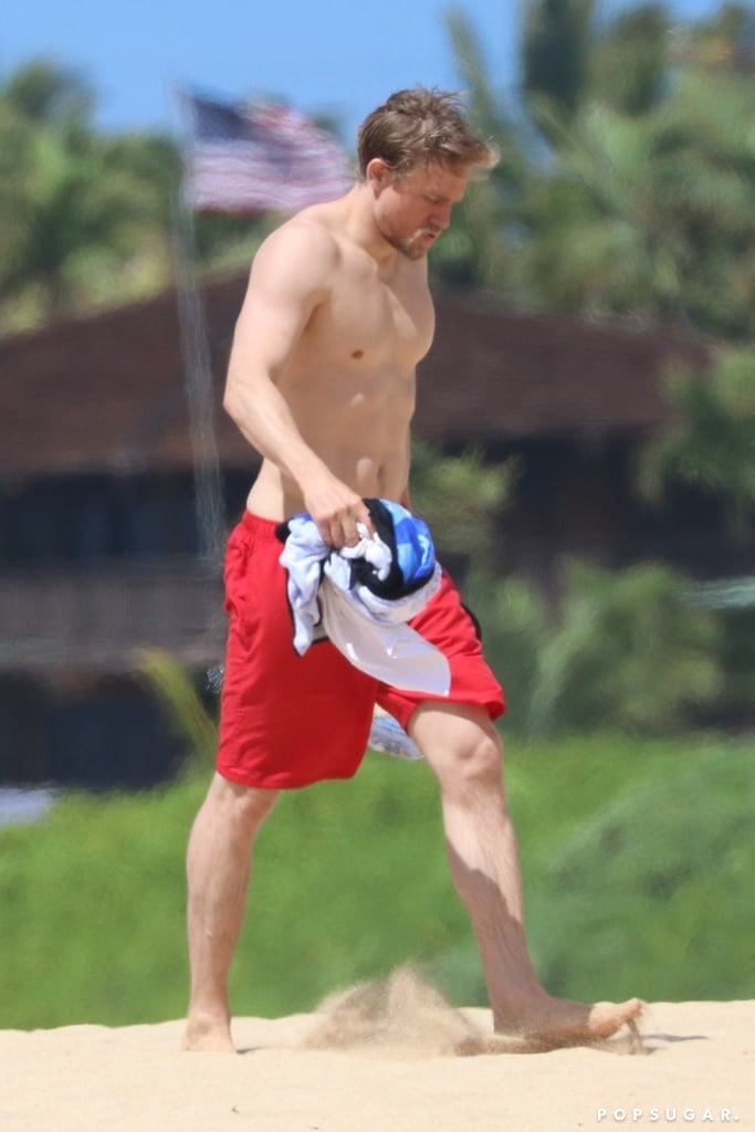 Shirtless-Charlie-Hunnam-Hawaii-Pictures