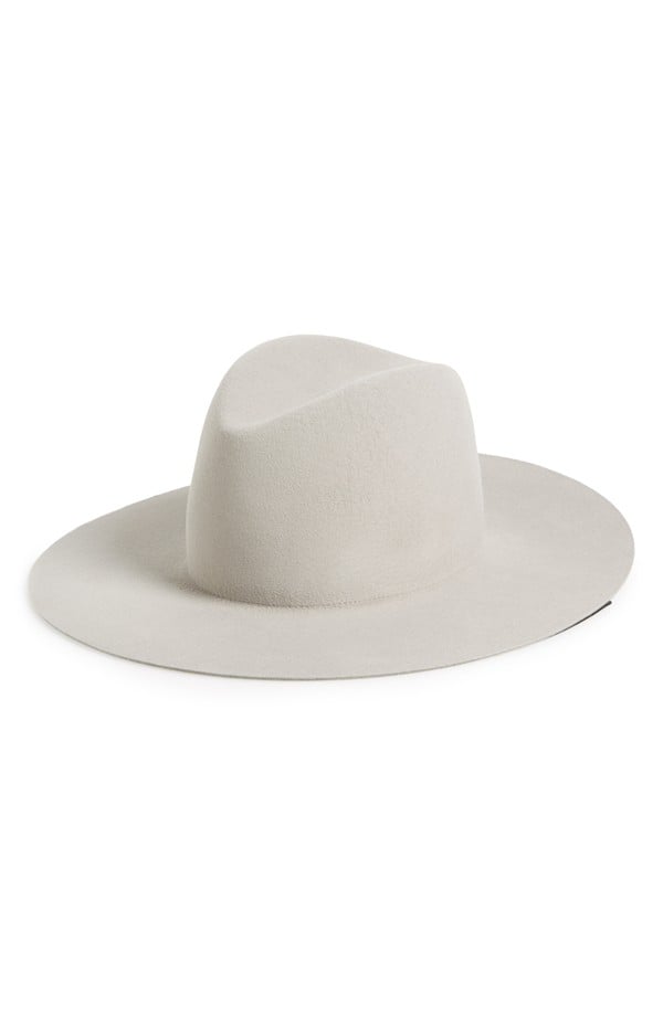 Janessa里昂宽大帽檐的帽子(209美元)
