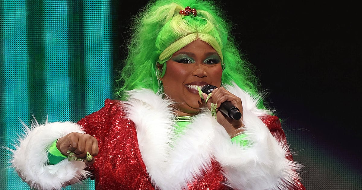 Lizzo’s Wild Holiday Setup Includes 8 Dazzling Christmas Trees: “Let the Tree Tour Begin!”