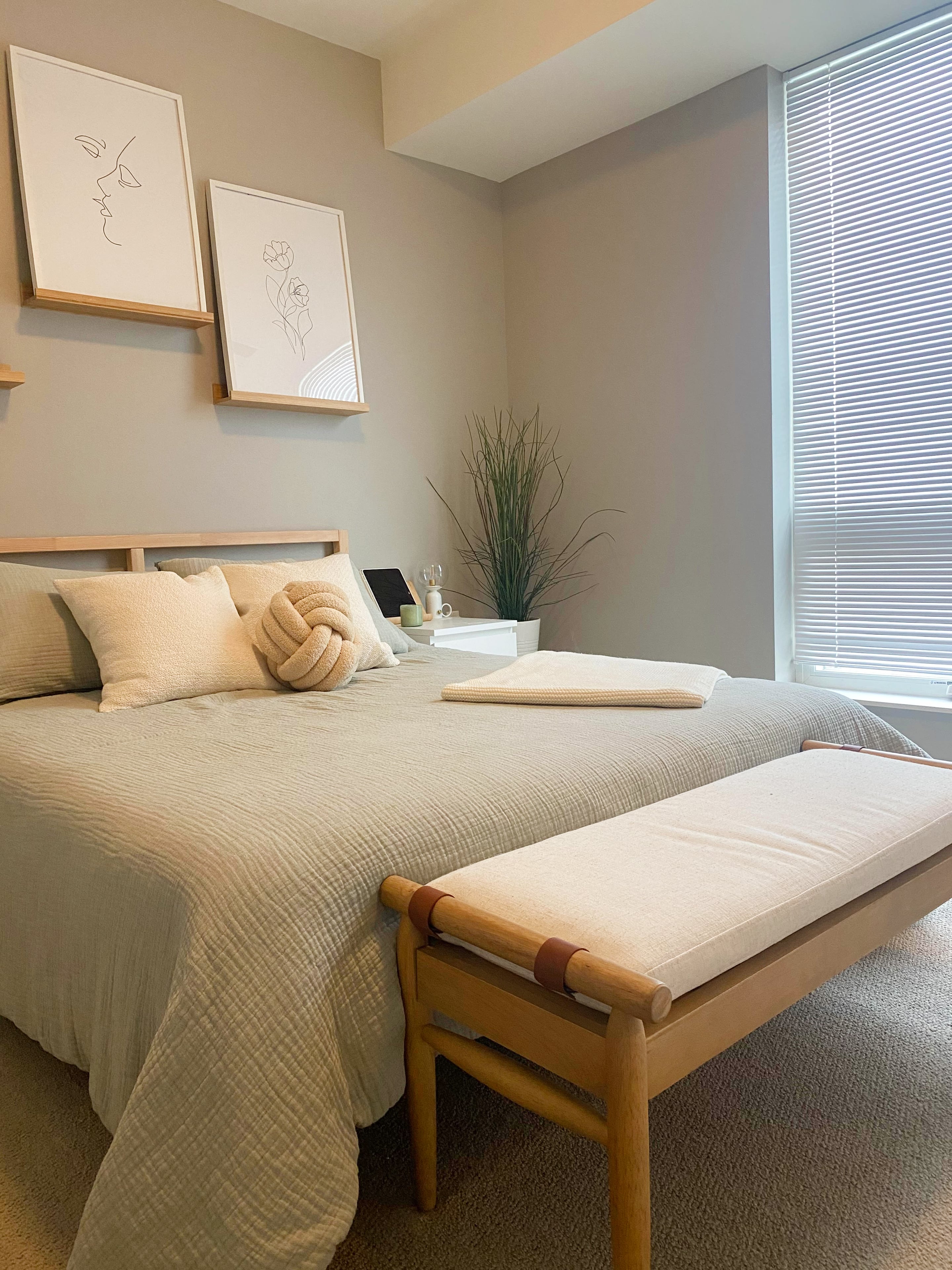 Expert Guide: Target Floating Bed Frame  - A Must-Have for Modern Bedrooms