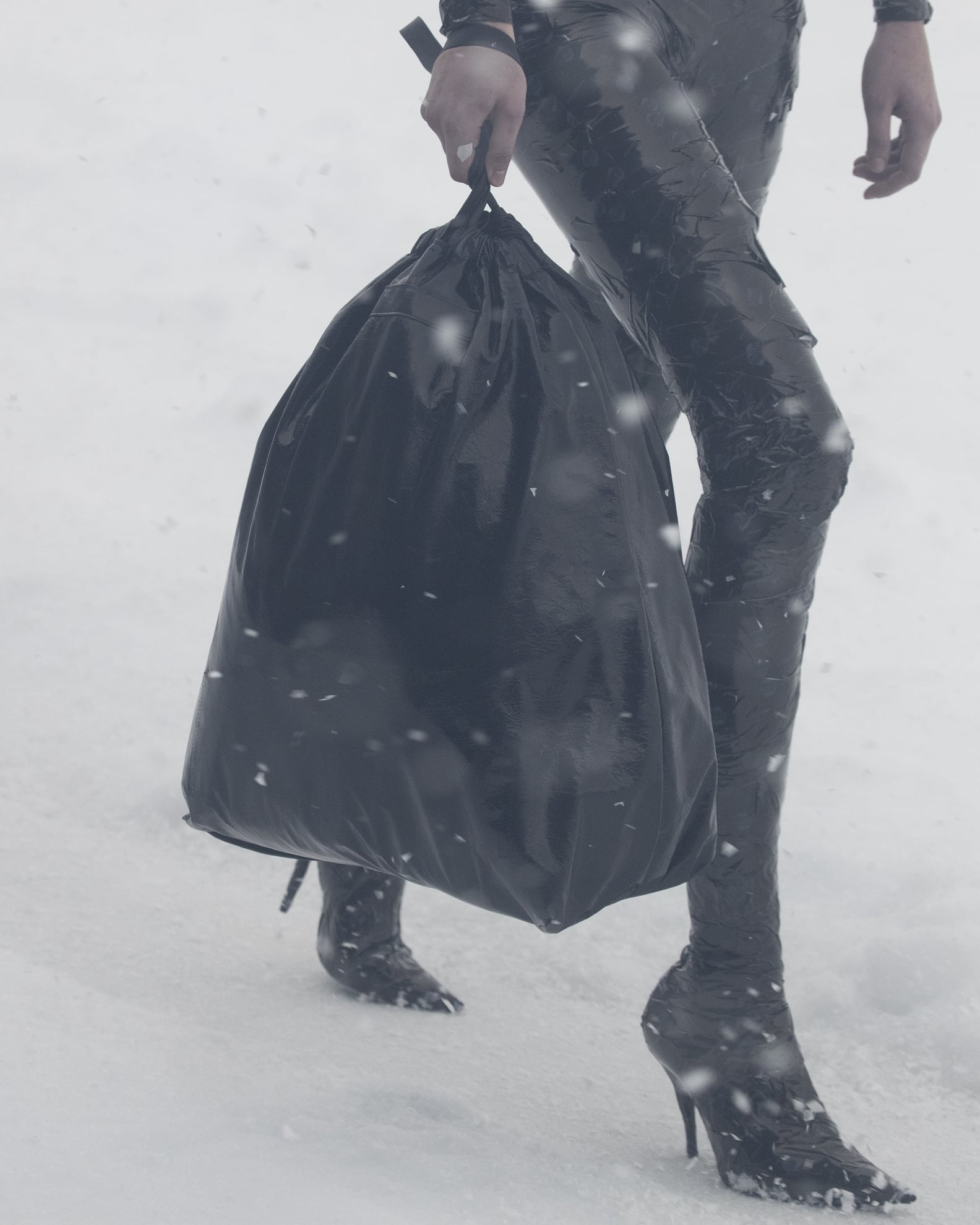 Balenciaga's Trash-Bag Pouch Inspires Social Media Reactions | PS Fashion