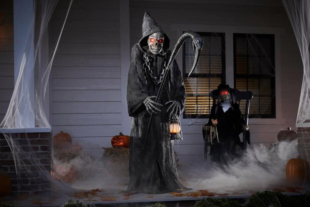 Animated LED Reaper With Lantern Home Depot Halloween Decor 2020