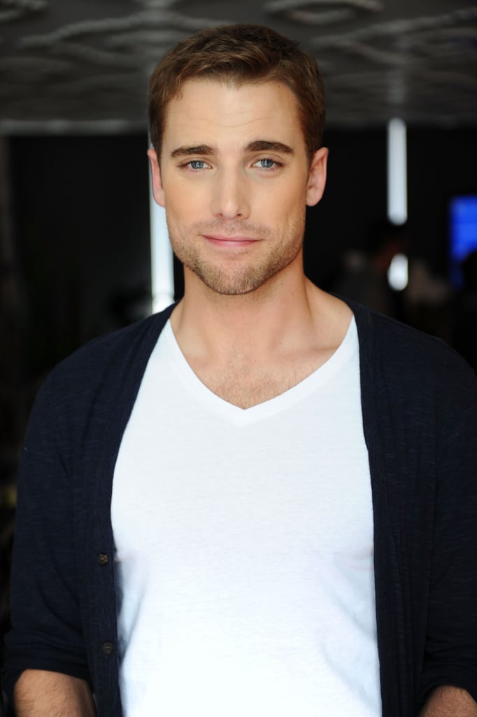 Sexy Dustin Milligan Pictures