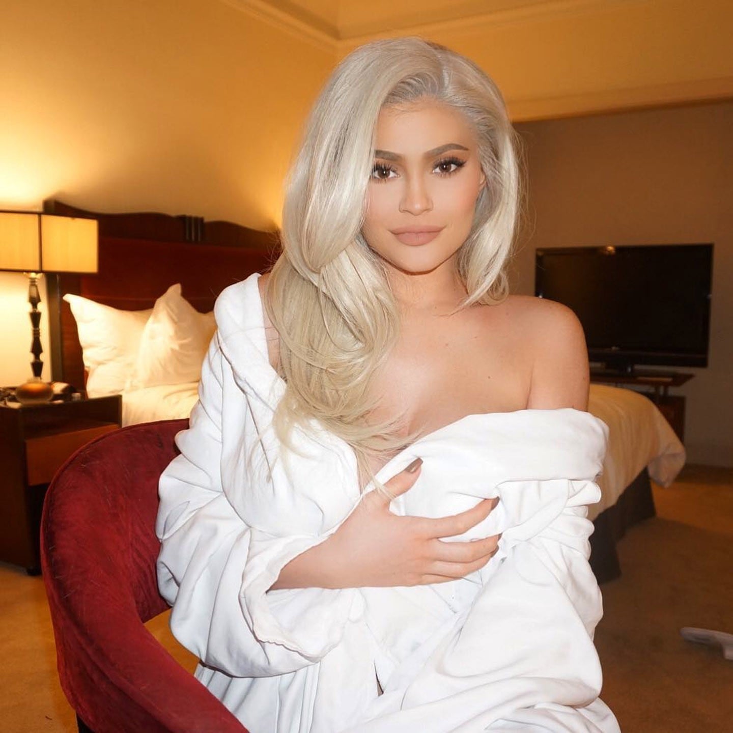 Kylie Jenner Blond Hair March 2018 Popsugar Beauty