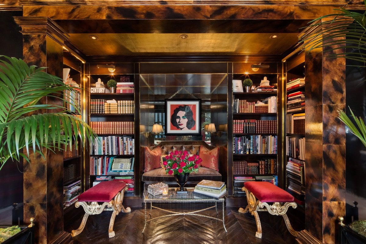 Indirekte Senator håndtering A Elizabeth Taylor portrait from Tommy Hilfiger's Andy Warhol | You Can  Live Out Your Real-Life Eloise at the Plaza Fantasy – For $75M | POPSUGAR  Home Photo 11