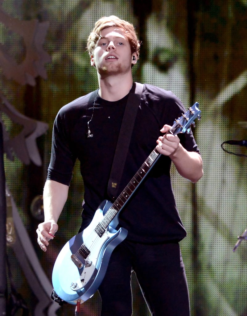 Sexy Luke Hemmings Pictures