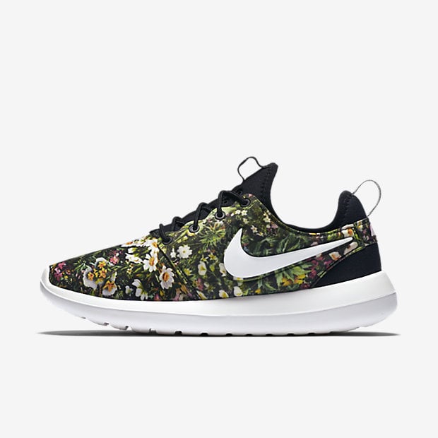 Nike women's 2025 floral shoes