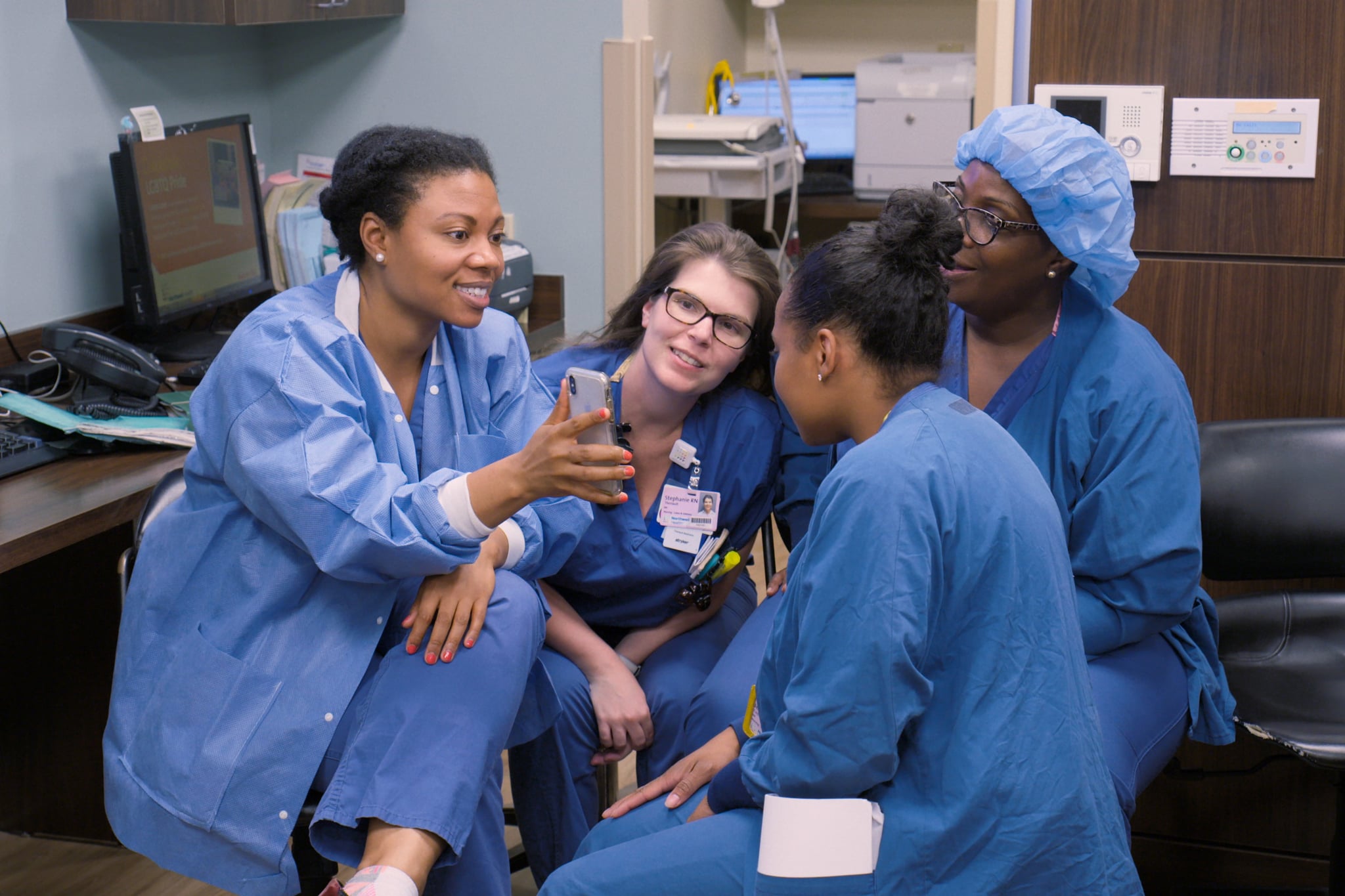 LENOX HILL (L to R) DR. AMANDA RICH-LITTLE in episode 101 of LENOX HILL Cr. COURTESY OF NETFLIX  2020