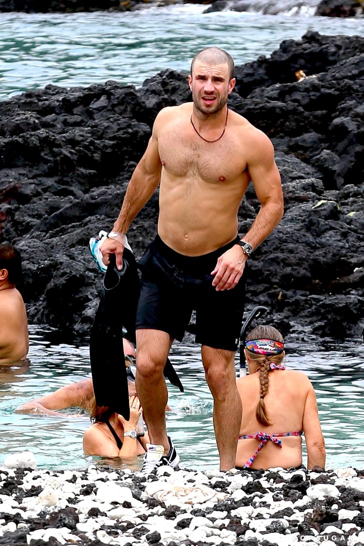 Sam Hunt Shirtless Beach Photos in Hawaii September 2016 POPSUGAR