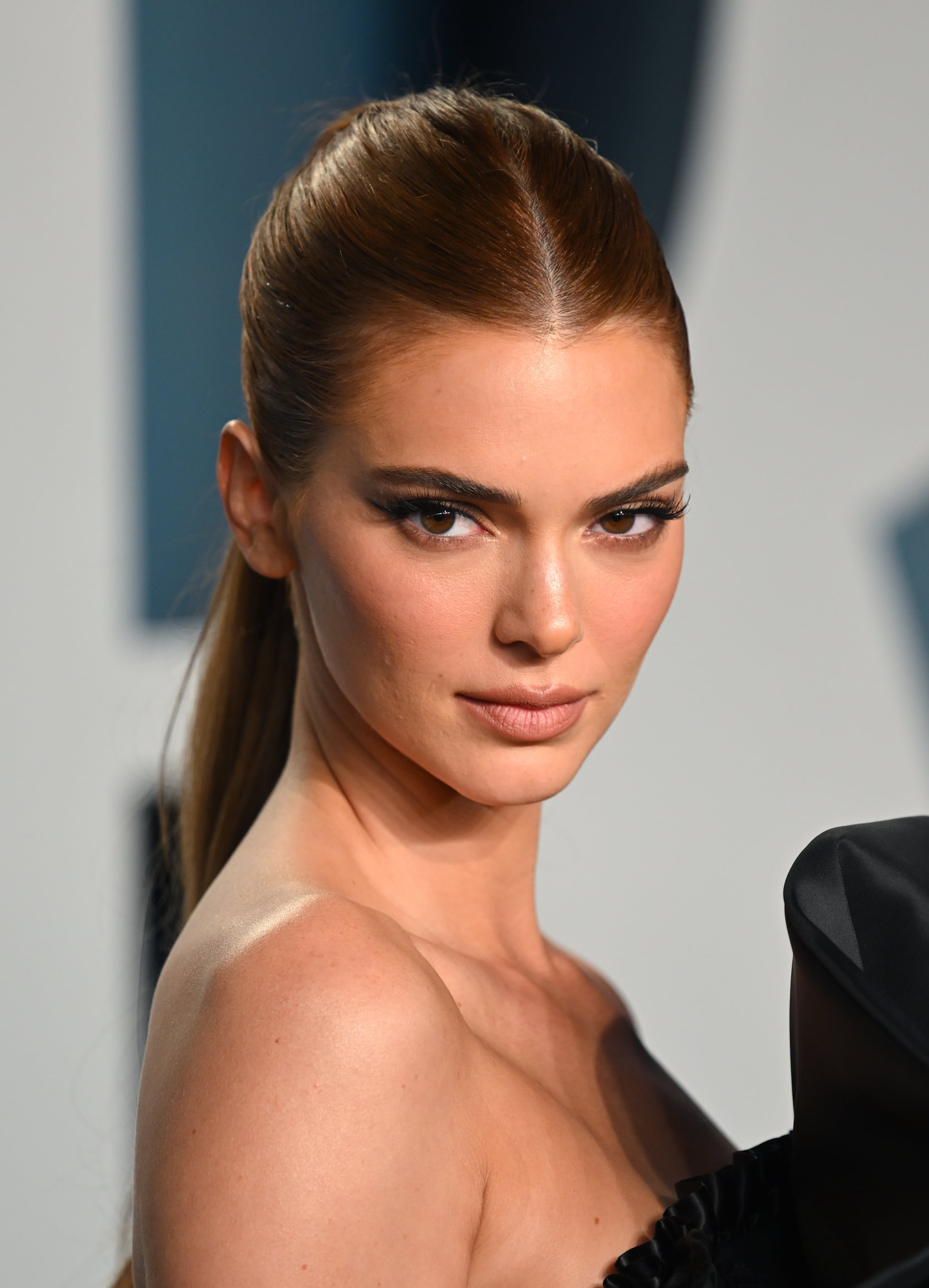 BEVERLY HILLS, CALIFORNIA - MARCH 27: Kendall Jenner attends the 2022 Vanity Fair Oscar Party Hosted By Radhika Jones at Wallis Annenberg Centre for the Performing Arts on March 27, 2022 in Beverly Hills, California. (Photo by Karwai Tang/Getty Images)