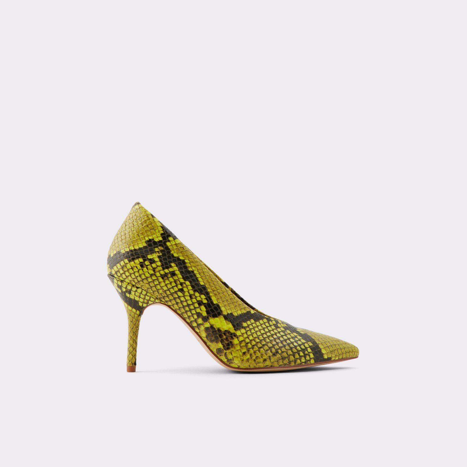 Yellow best sale snakeskin pumps
