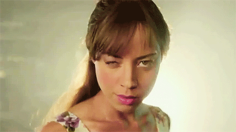 When Jon Shows Dany the Caves and Tells Her They Have to Work Together, and They Don't Break Eye Contact