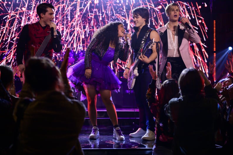 JULIE AND THE PHANTOMS (L to R) JEREMY SHADA as REGGIE, MADISON REYES as JULIE, CHARLIE GILLESPIE as LUKE, and OWEN JOYNER as ALEX in episode 109 of JULIE AND THE PHANTOMS Cr. KAILEY SCHWERMAN/NETFLIX  2020