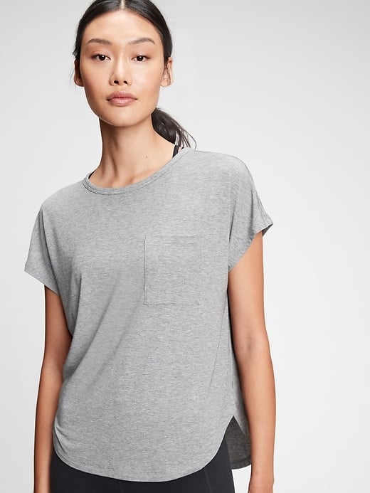 Gap GapFit Breathe Hi-Lo Pocket T-Shirt