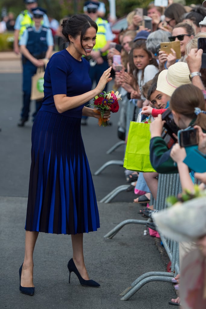 Meghan Markle Hugging Little Girl in New Zealand 2018