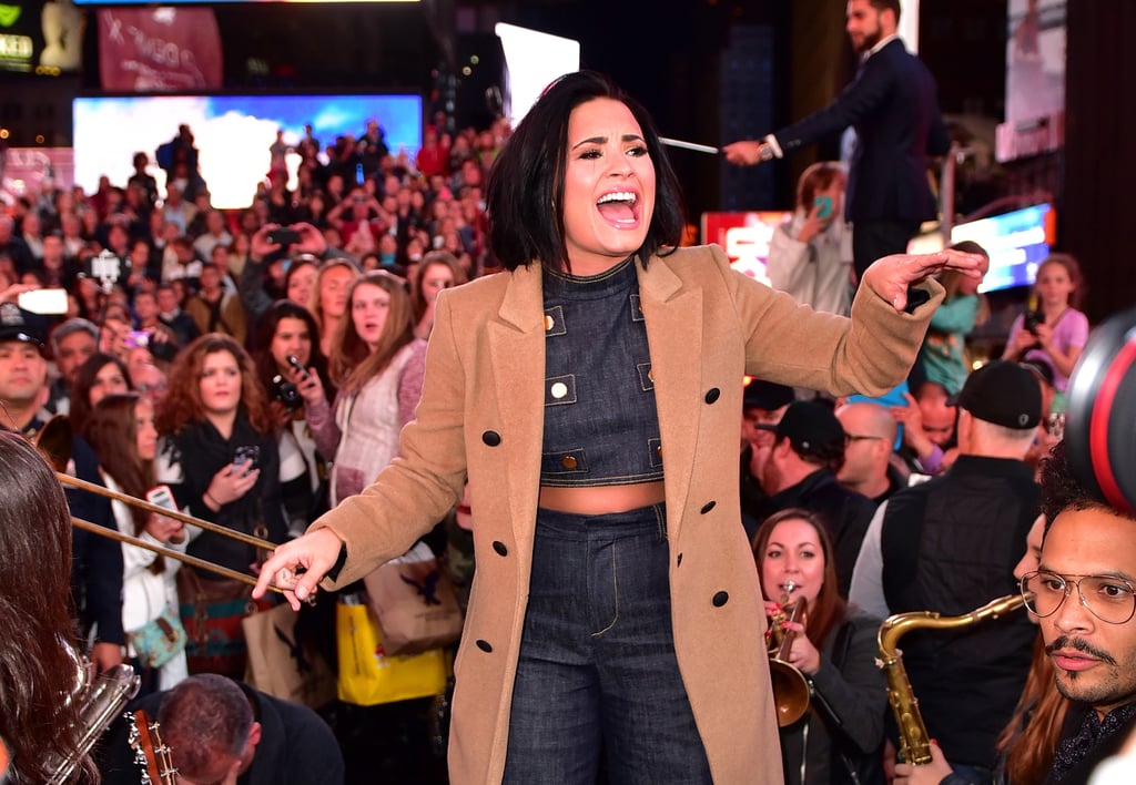 Demi Lovato Surprise Times Square Concert