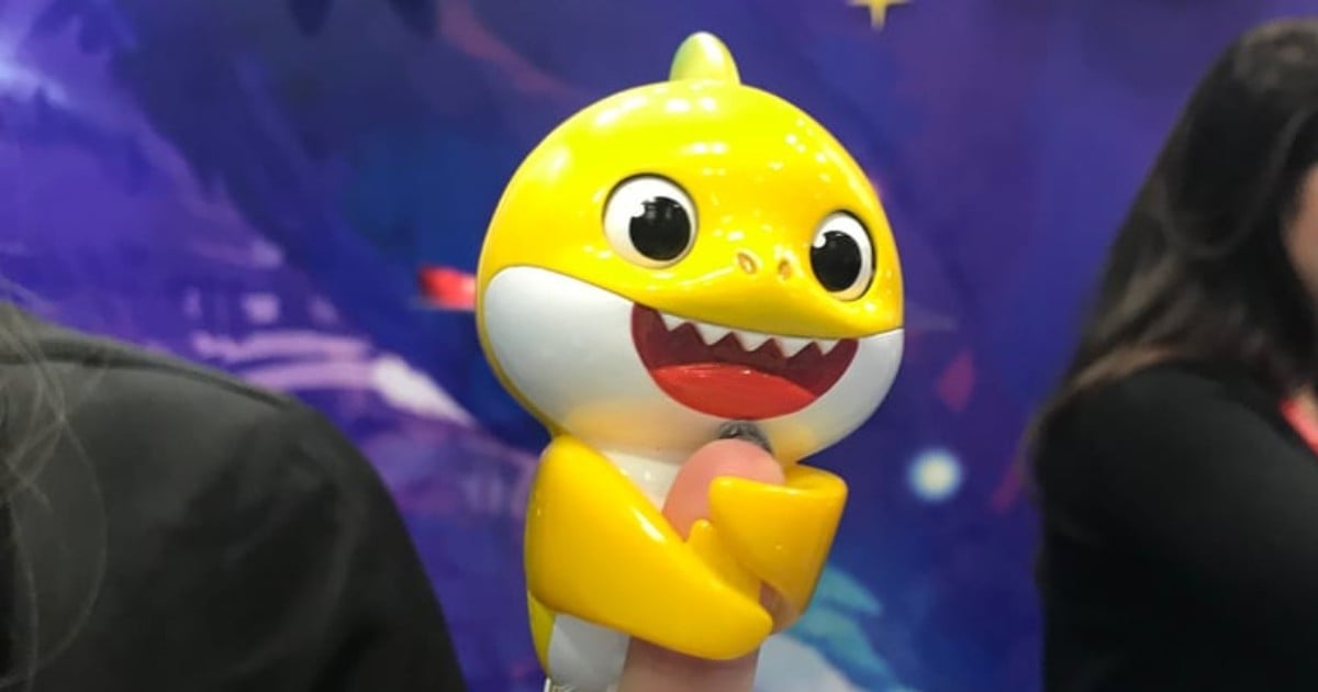 "Baby Shark" Fingerling POPSUGAR Family