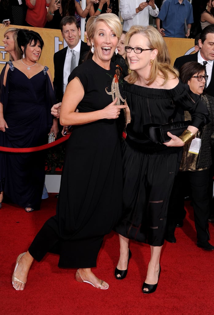 Emma Thompson and Meryl Streep shared a silly moment on the SAGs red carpet.
