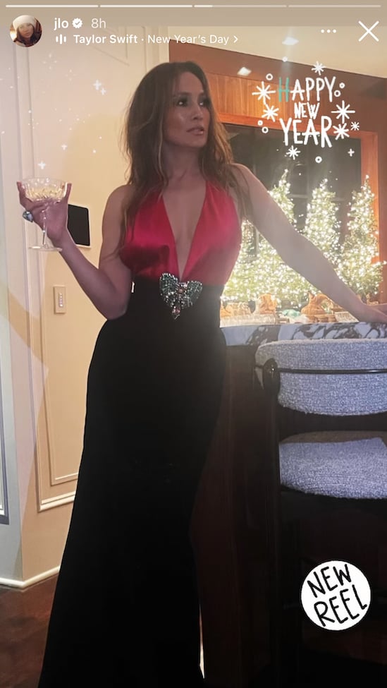 Jennifer Lopez Wearing Gucci 2017 on New Year's Eve