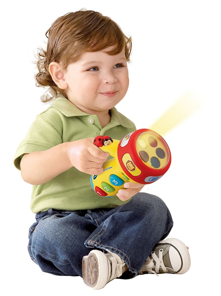 两岁的一个负担得起的玩具:伟易达集团自旋和学习颜色手电筒