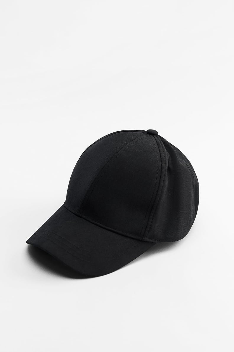 Logoless棒球帽:Zara基本斜纹帽