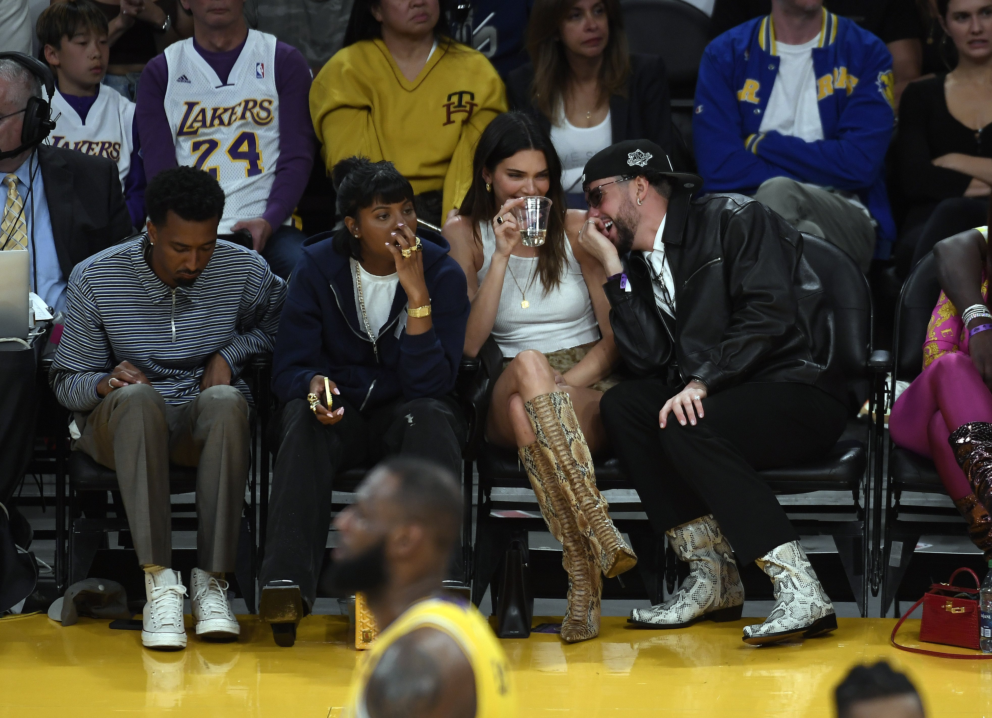 Kendall & Bad Bunny at lakers game on Tv. : r/KUWTK