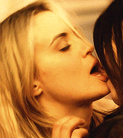 Their Kissing Skills Are PRETTY Impressive - Orange Is the New Black Sex Scenes - POPSUGAR Love ...
