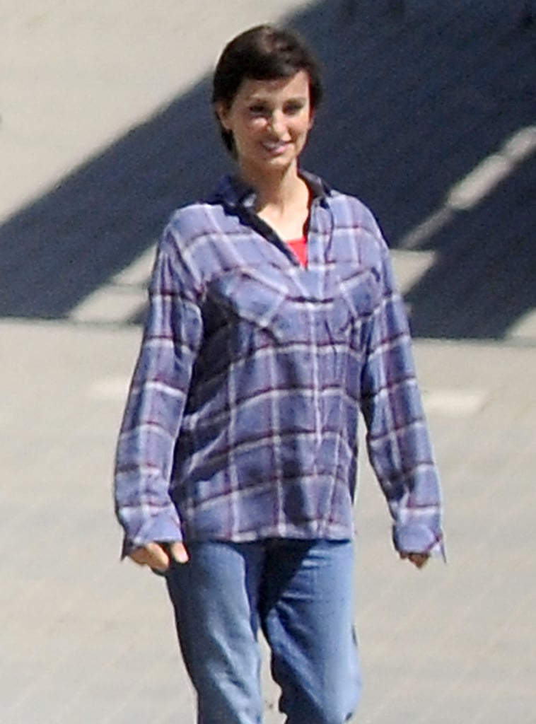 Penelope Cruz's Wig and Baby Bump on Ma Ma Set | Pictures