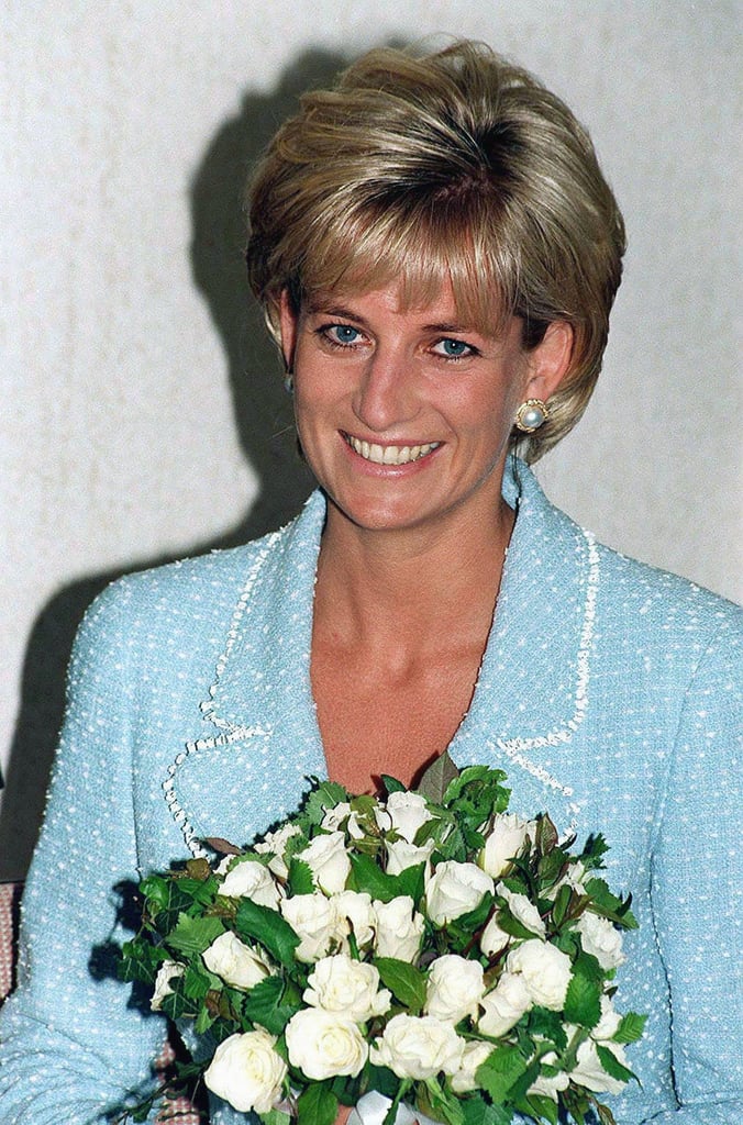Even when Diana kept her makeup minimal, her coiffure remained unchanged.