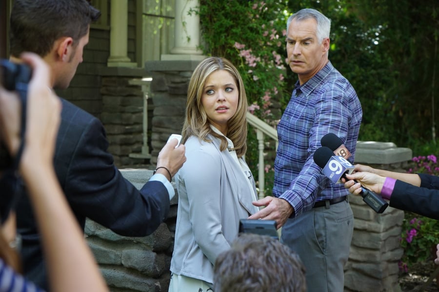 Who Is Charles DiLaurentis on Pretty Little Liars? POPSUGAR Entertainment