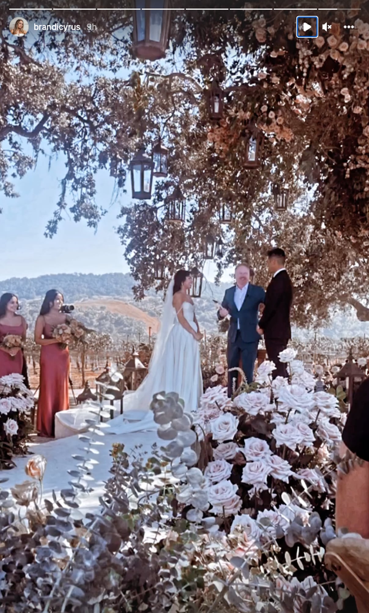 Sarah Hyland's Wedding: Photos & Details