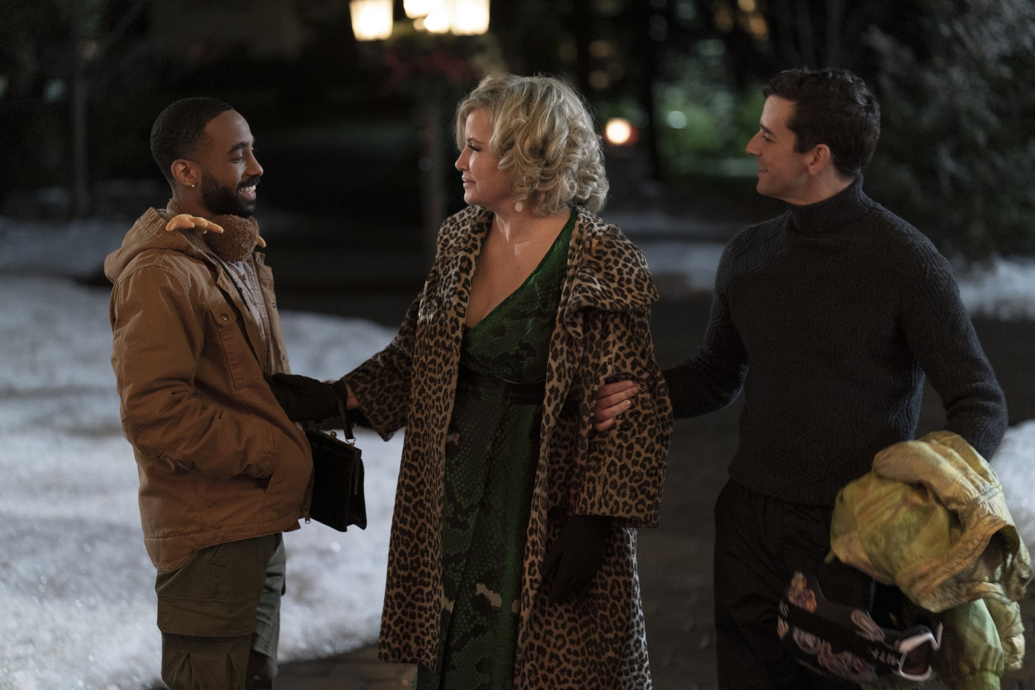 Single All The Way (L-R).   Michael Urie as Peter, Jennifer Coolidge as Aunt Sandy, Philemon Chambers as Nick, in Single All The Way. Cr. Philippe Bosse/Netflix © 2021