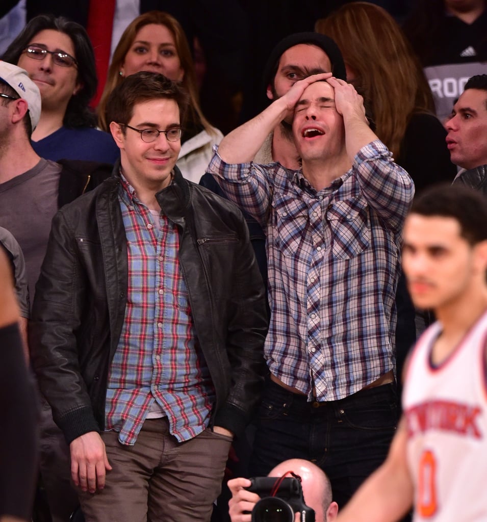Justin Long had a hard time dealing with a play during an NY Knicks game with his brother, Christian, in April 2015.